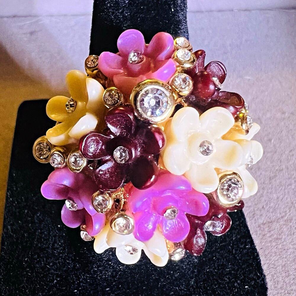Vintage Gold Tone Clear Crystal Flower Cluster Cocktail Statement Ring Size 7